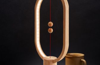 Heng Balance Lamp Oval - Magnetische lamp - Hout - Groot - 32.4 x 27.9 x 9.7 cm