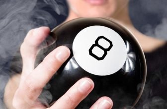 Magic 8 Ball - Vragenspel - Beantwoord Al Je Levensvragen - Geen Batterijen Nodig - Biljartbal Design - Mystic 8 Ball