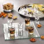 Drinking Tic Tac Toe - 3 Op een Rij - Incl. 9 Shotglaasjes - Met Viltjes tegen Beschadiging - 25 x 25 cm - Shotglas Drankspel