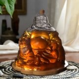 Boeddha Karaf – Tafeldecoratie – Origineel Cadeau – 1L – Incl. Houten Plaat – Transparant Glas – Decanter