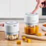 Mini Food Processor – Oplaadbaar – Draagbaar – Incl. 2 kopjes (200 & 300ml) – Incl. Mesjes – Hakmolen – Keukenmachine